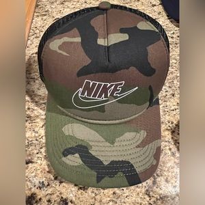 Brand new Nike snap back